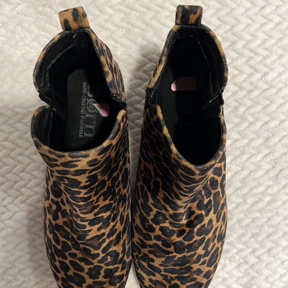 Born Animal Leopard Print Womens Ankle Boots Size 7.5 M NEW - Picture 10 of 10